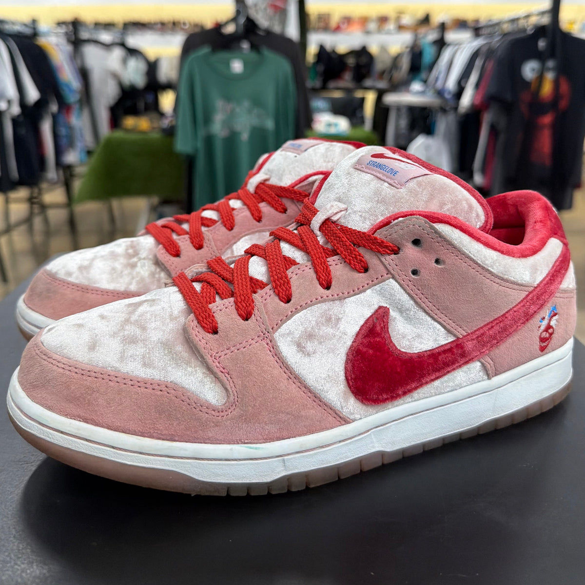 Nike SB Dunk Low StrangeLove Skateboard (2020)