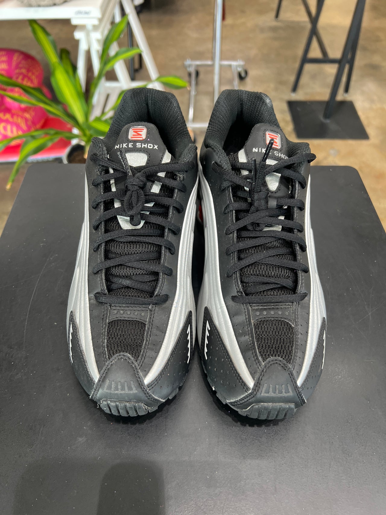 Nike Shox R4 Black Metallic Silver (2025)