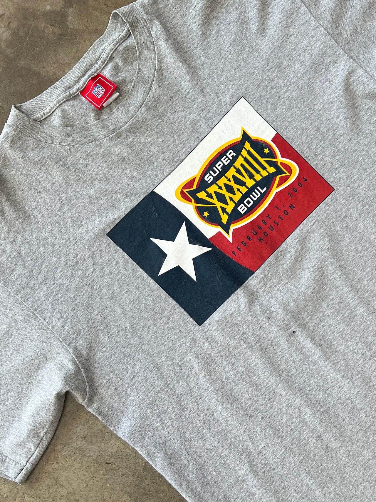 2004 Y2K NFL Super Bowl XXXVIII Texas Flag New England Patriots Tee