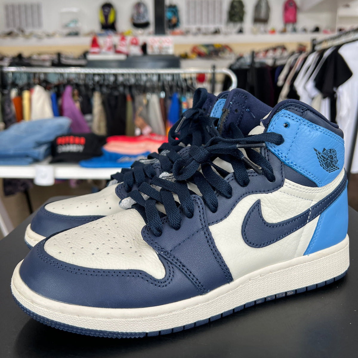 Air Jordan 1 Obsidian