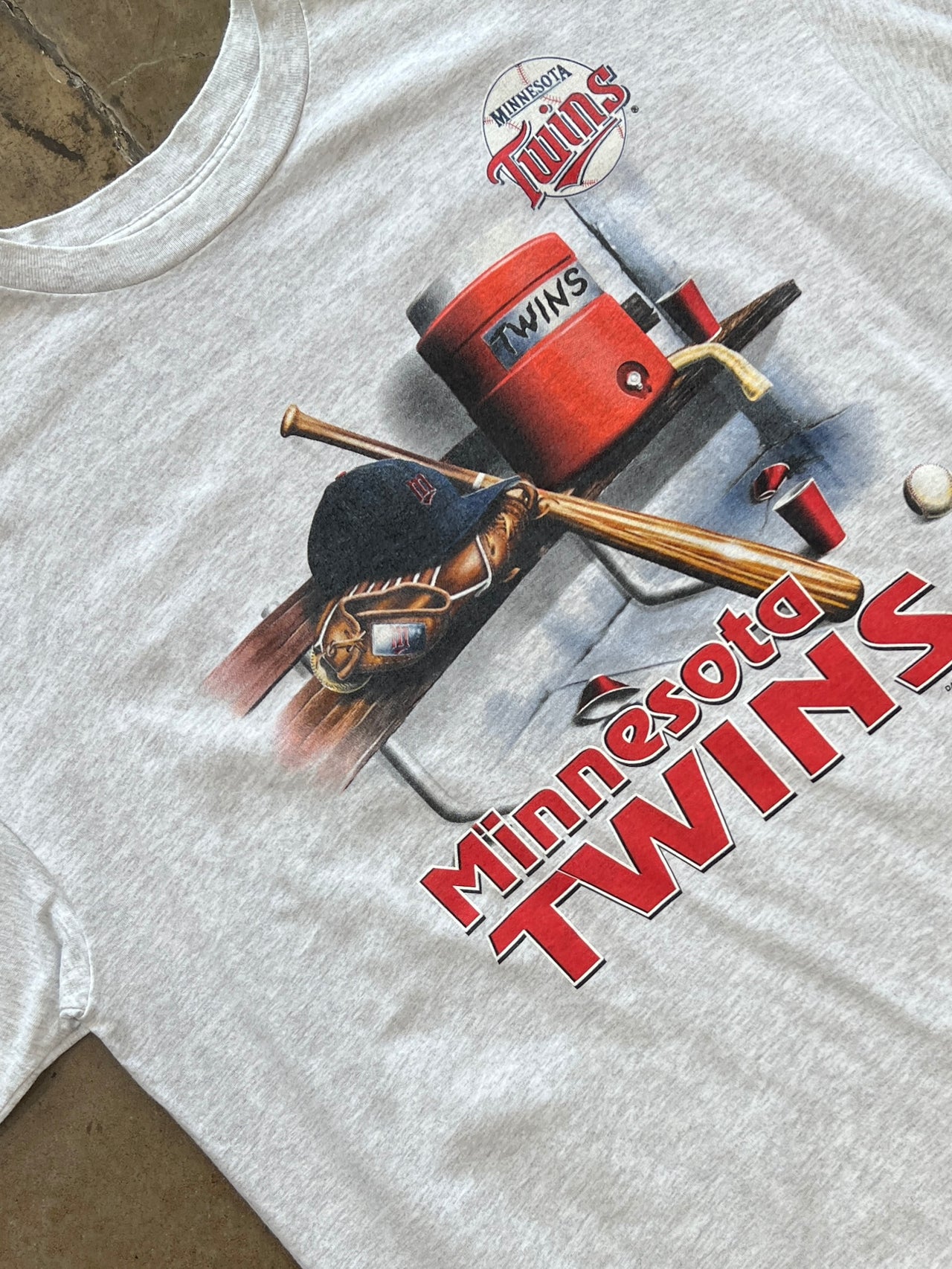 2001 MLB Minnesota Twins Bench Dugout Baseball Tee