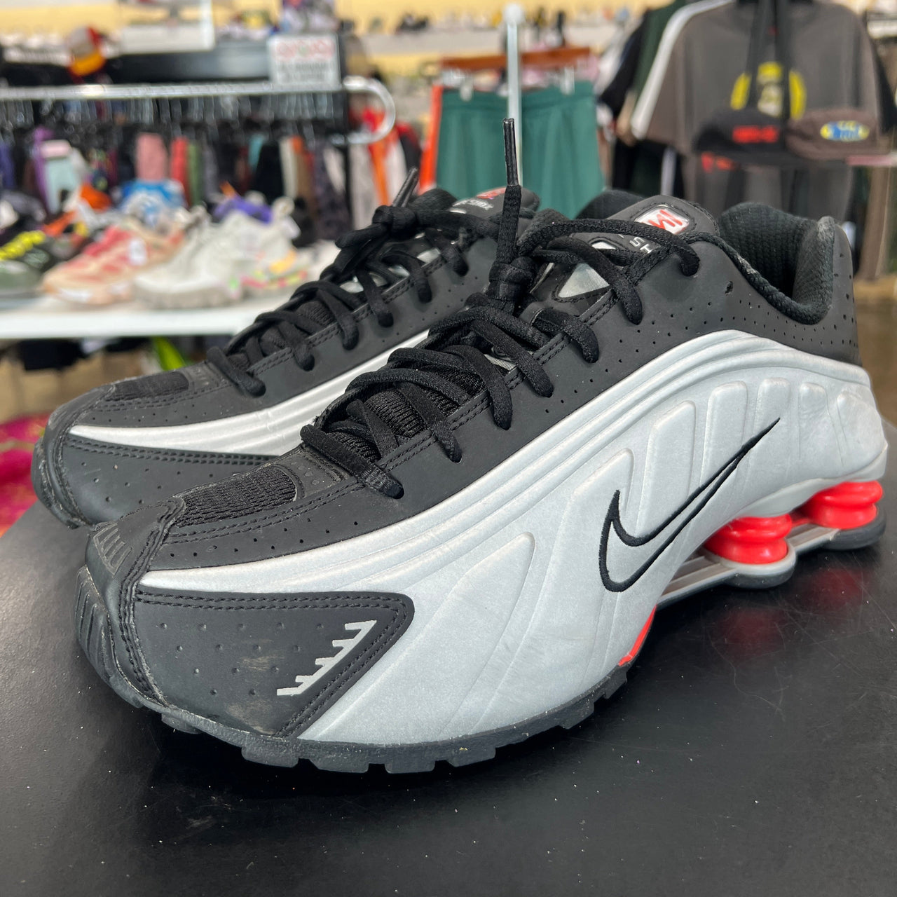 Nike Shox R4 Black Metallic Silver (2025)