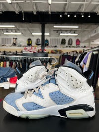 Air Jordan 6 UNC