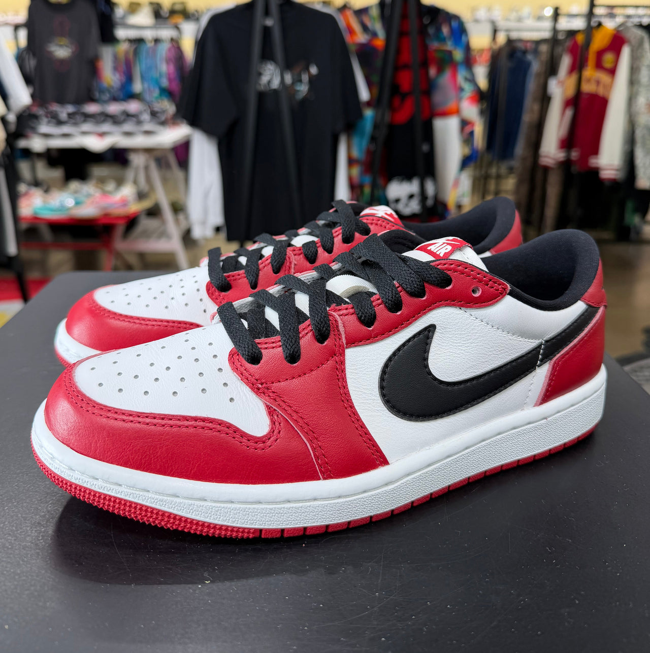 Air Jordan 1 Low Chicago (2025)