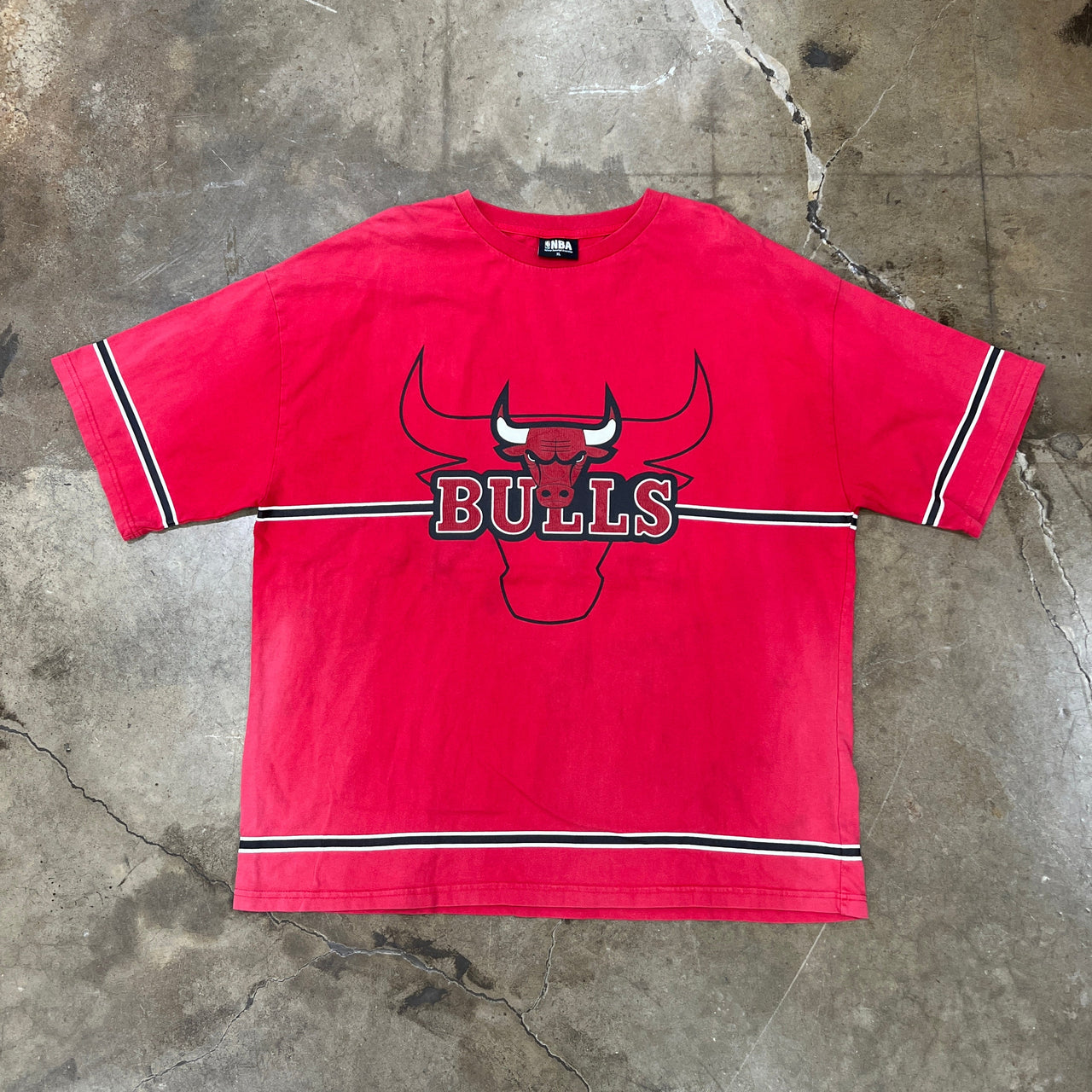 NBA Chicago Bulls Bull Stripe Tee