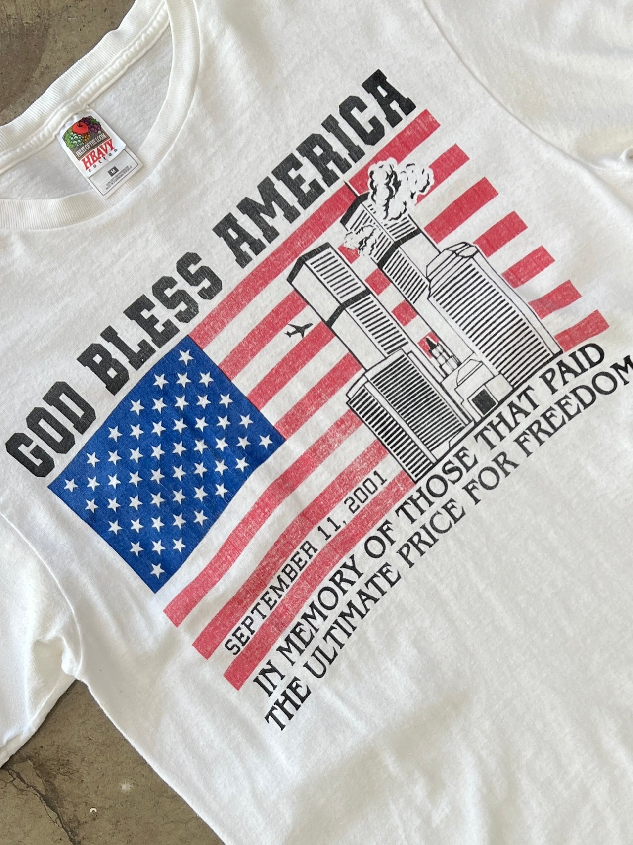 2000s 9/11 Twin Towers God Bless Memorial Tee