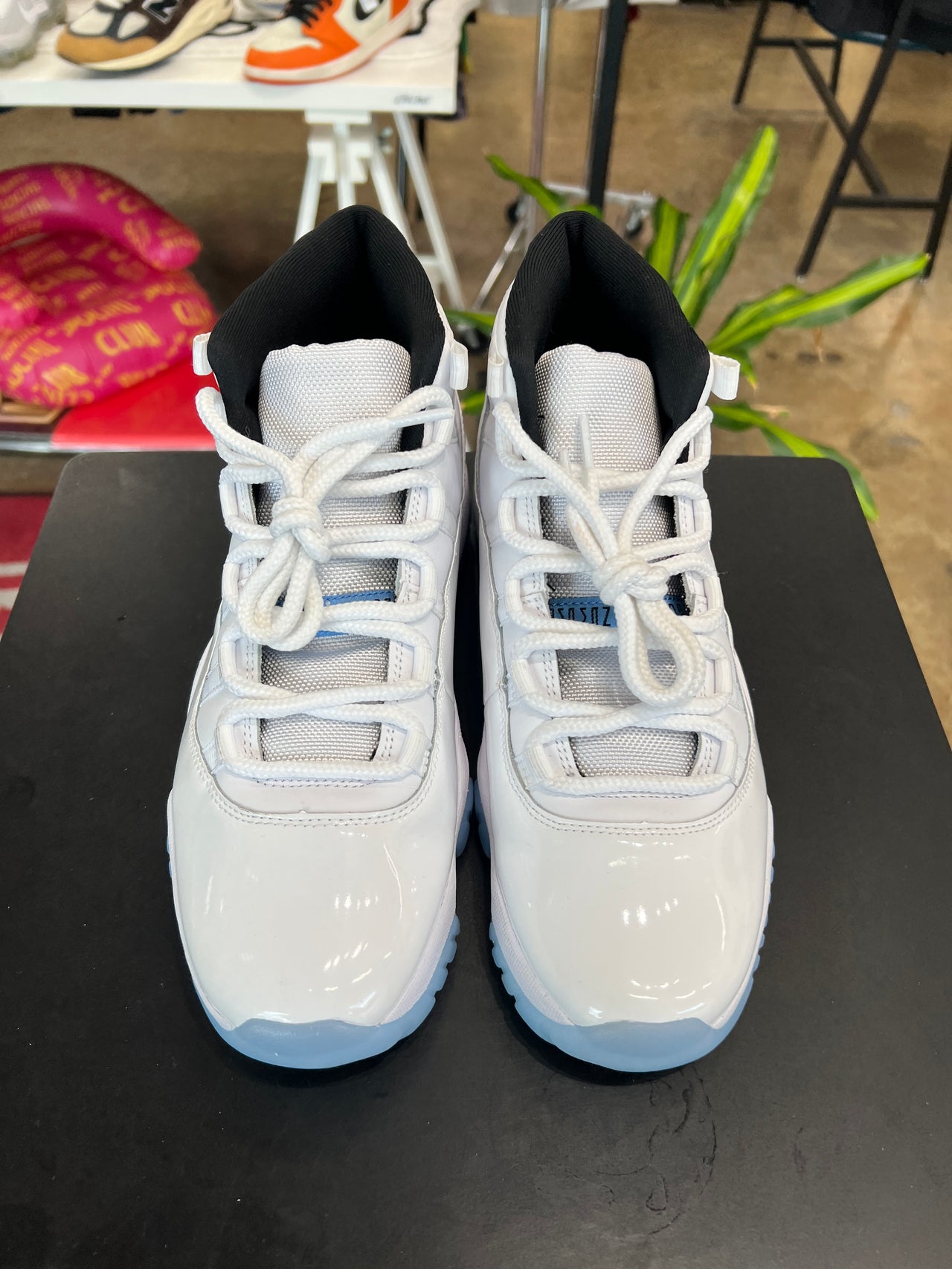 Air Jordan 11 Legend Blue (2024)