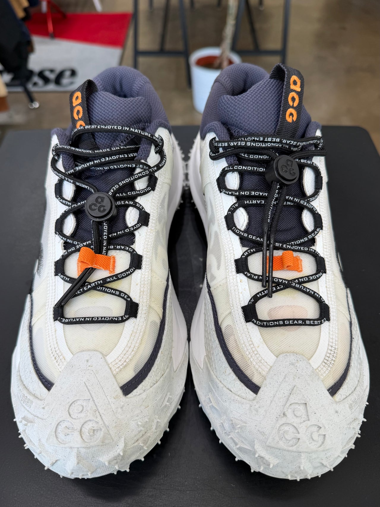 Nike ACG Low White Bright Mandarin (2023)