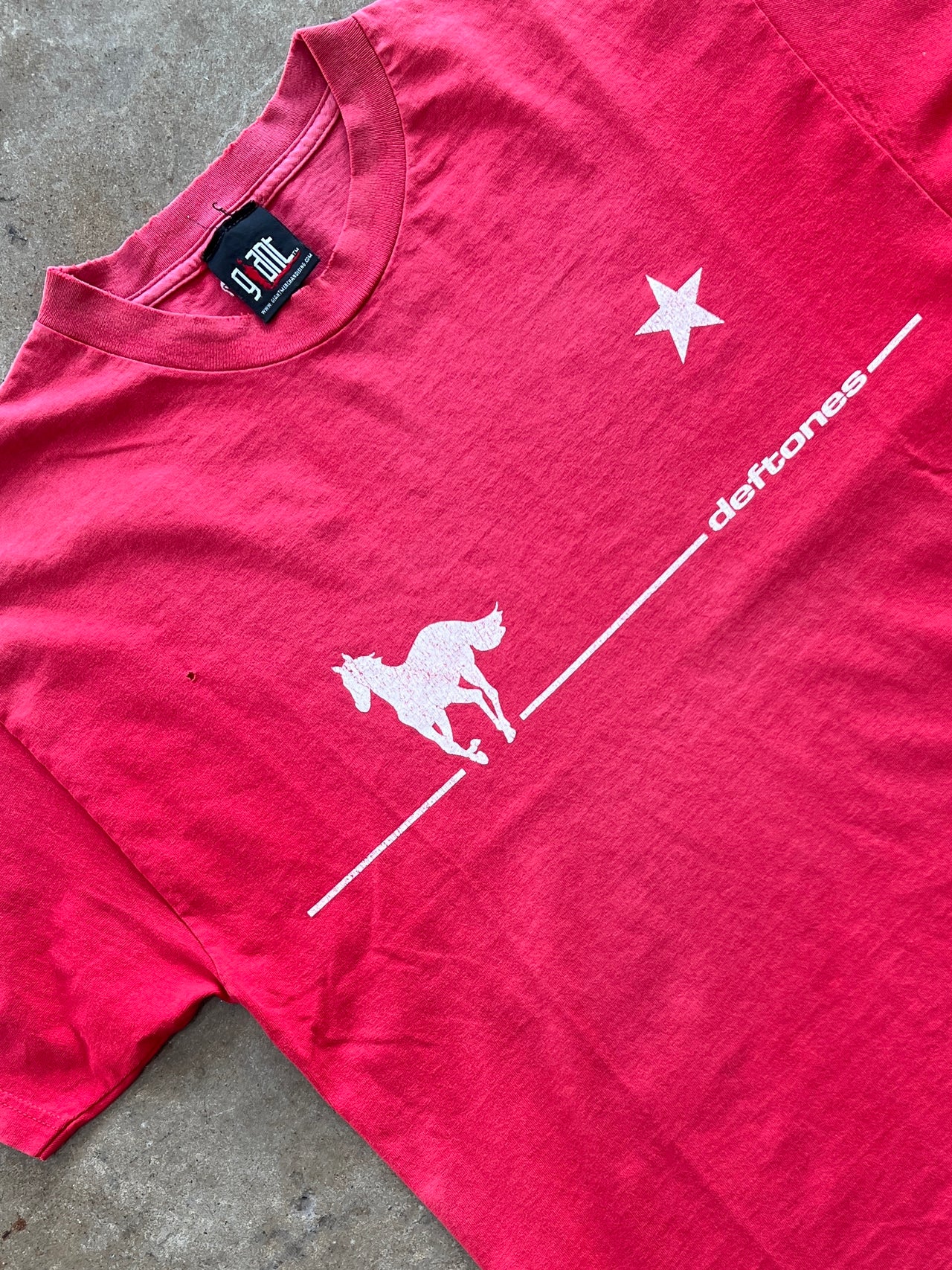 2000 Y2K Deftones White Pony Distressed Cropped Giant Tag Tee