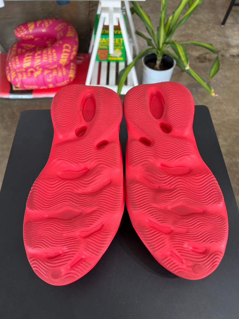 Yeezy Foam RNNR Vermillion