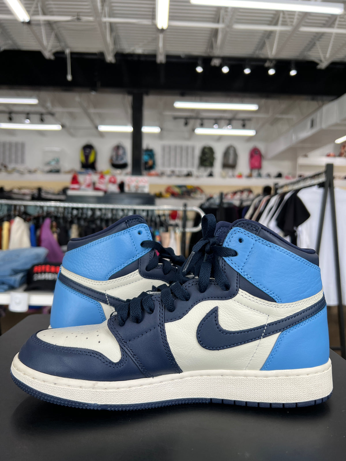 Air Jordan 1 Obsidian