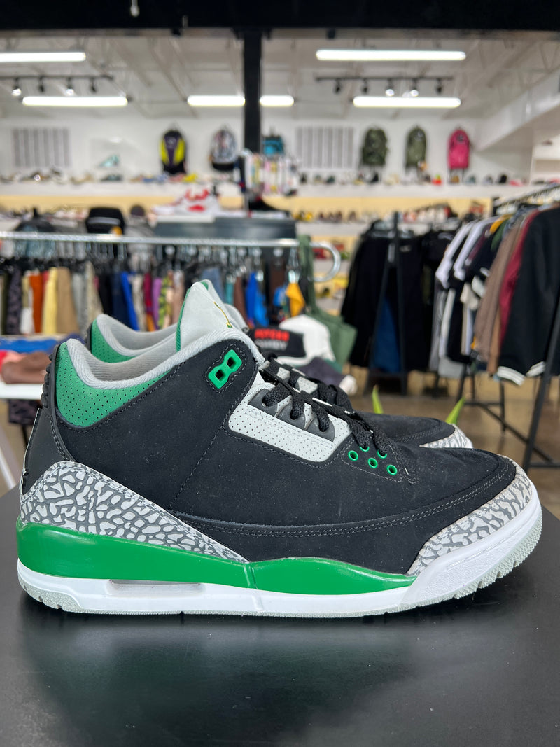 Air Jordan 3 Pine Green Sz. 9.5 (2021)