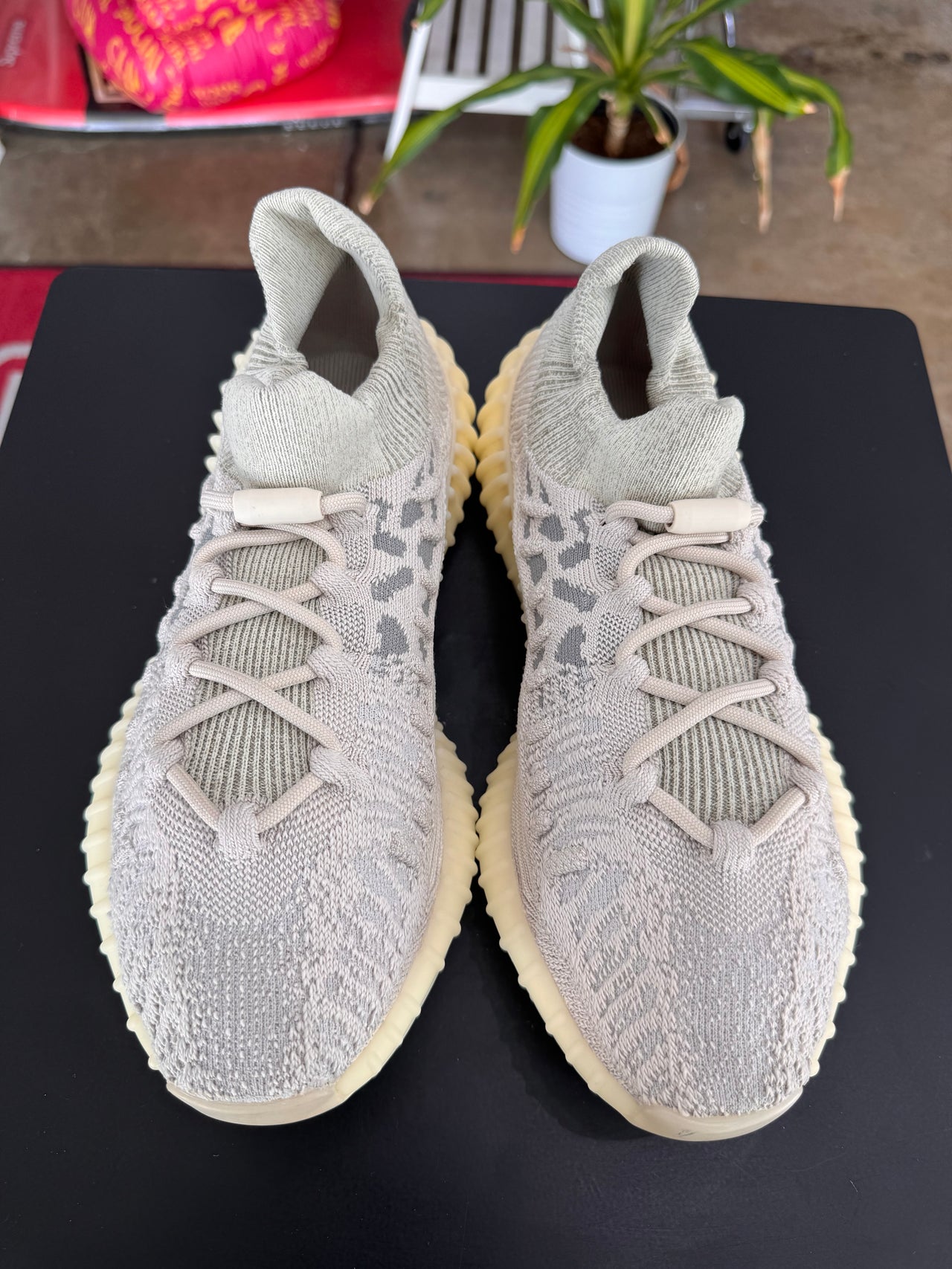 Yeezy 350 V2 CMPCT Slate Bone (2022)