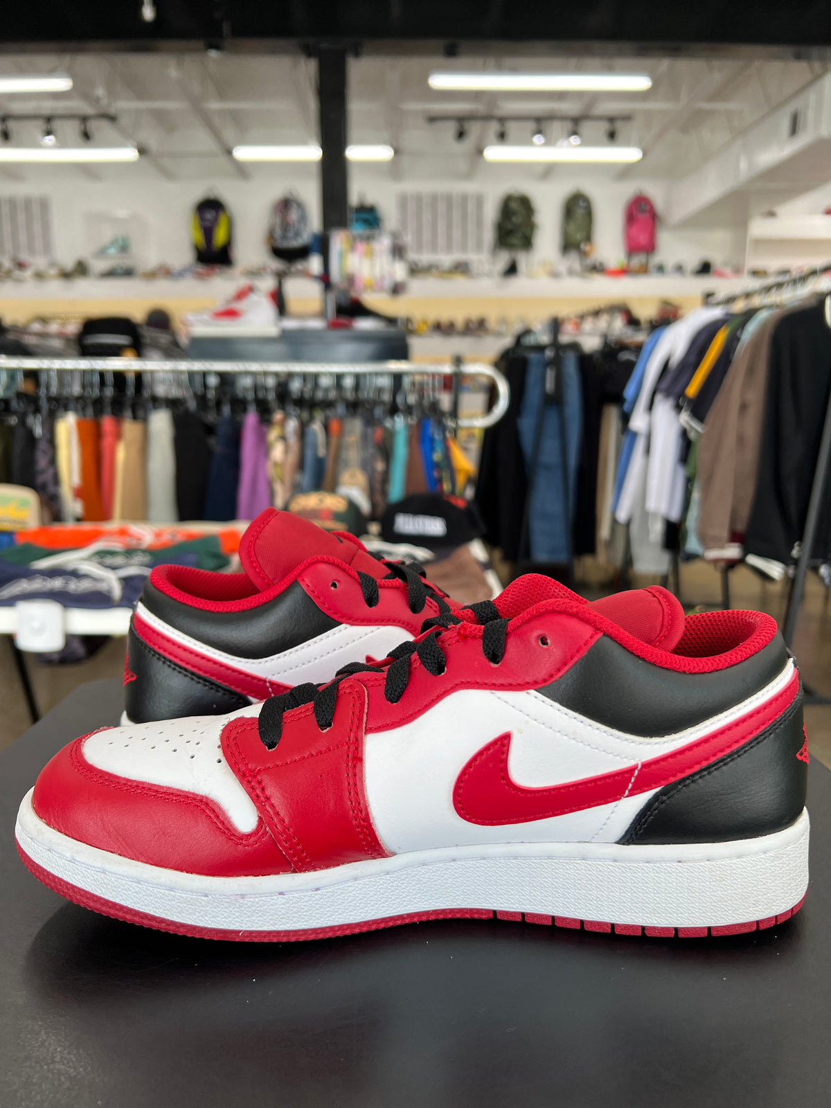 Air Jordan 1 Low Bulls (2022)