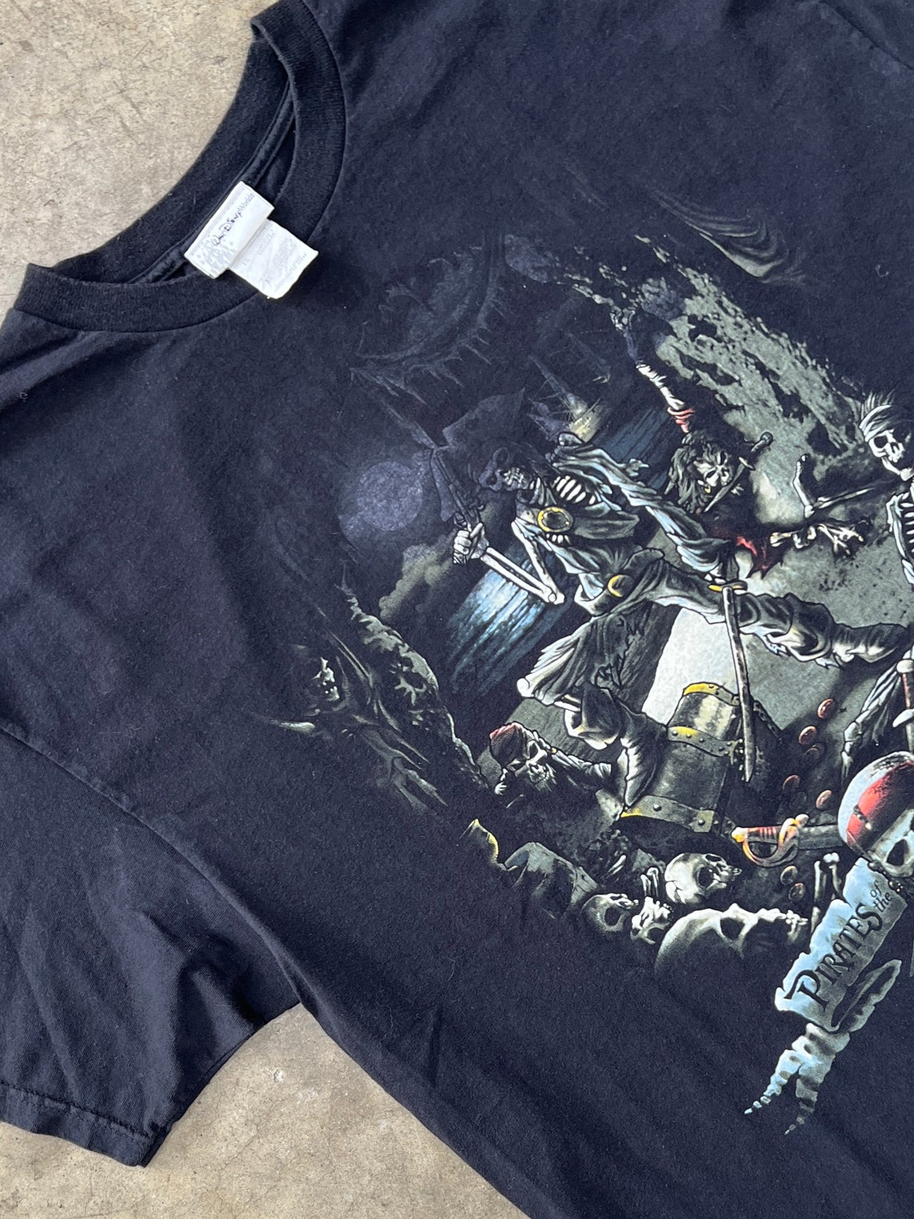 2003 Pirates of the Caribbean Walt Disney Movie Tee