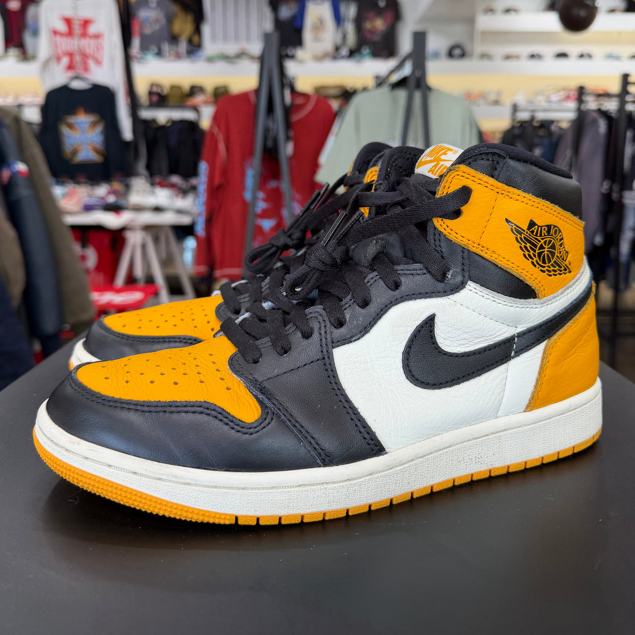 Air Jordan 1 Retro High OG Taxi (2022)