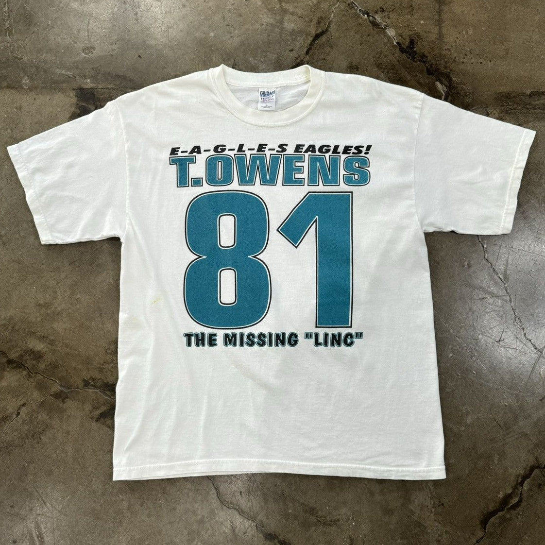 81 Eagles T. Owens Football Tee