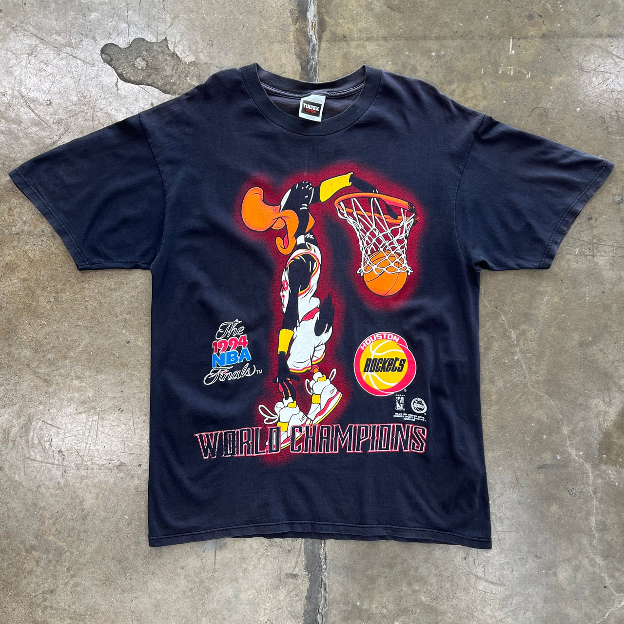 1994 NBA Houston Rockets Looney Tunes Daffy Duck Basketball Tee