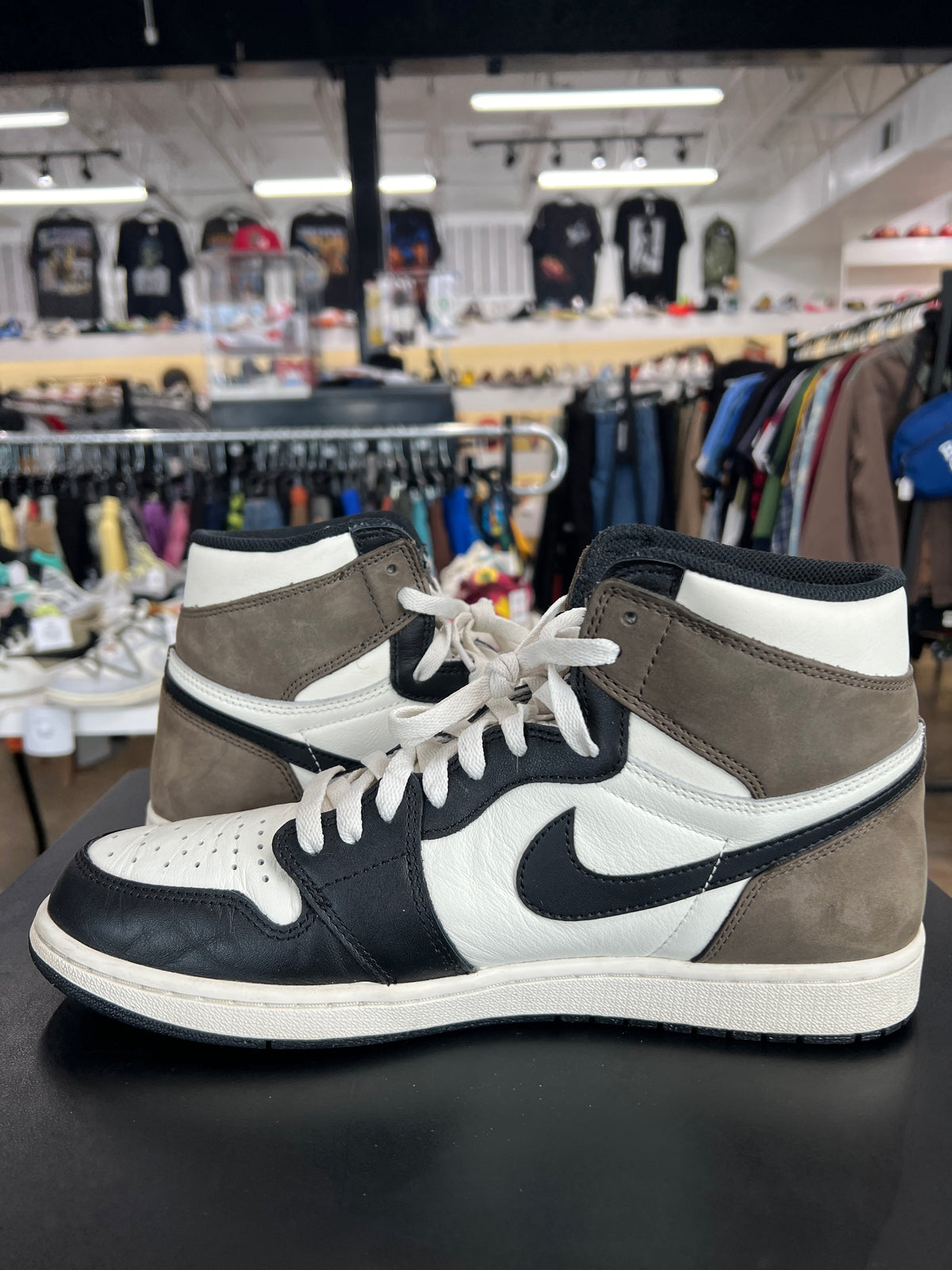 Air Jordan 1 Mocha (2020)