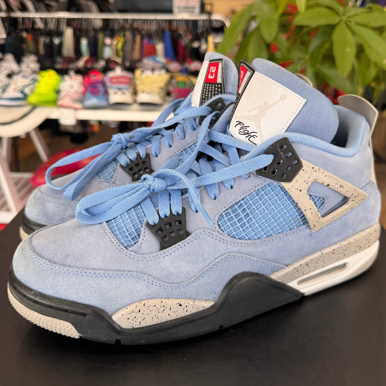 Air Jordan 4 University Blue (2021)