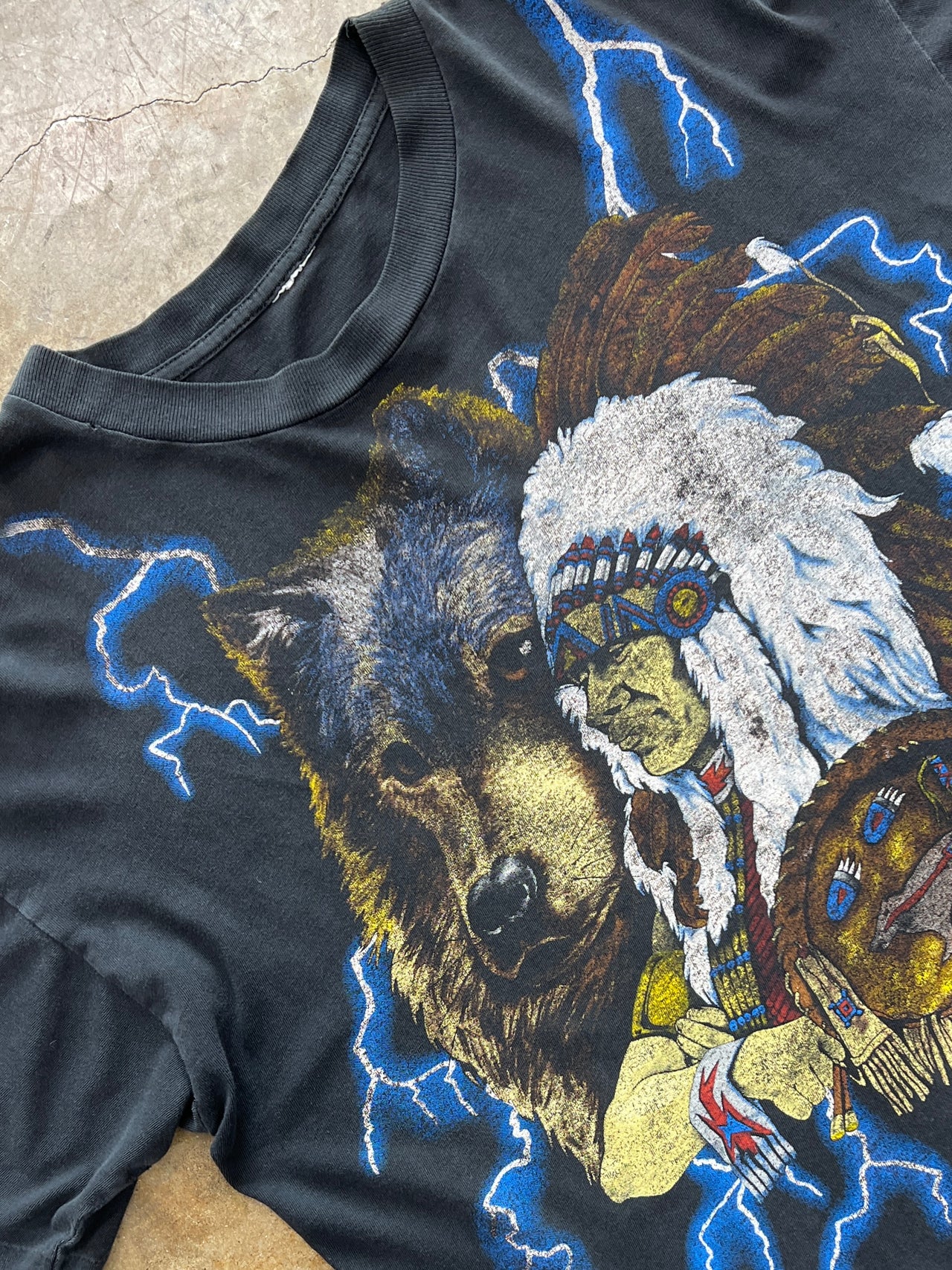 90s American Thunder Wolf Native American Lightning Tee