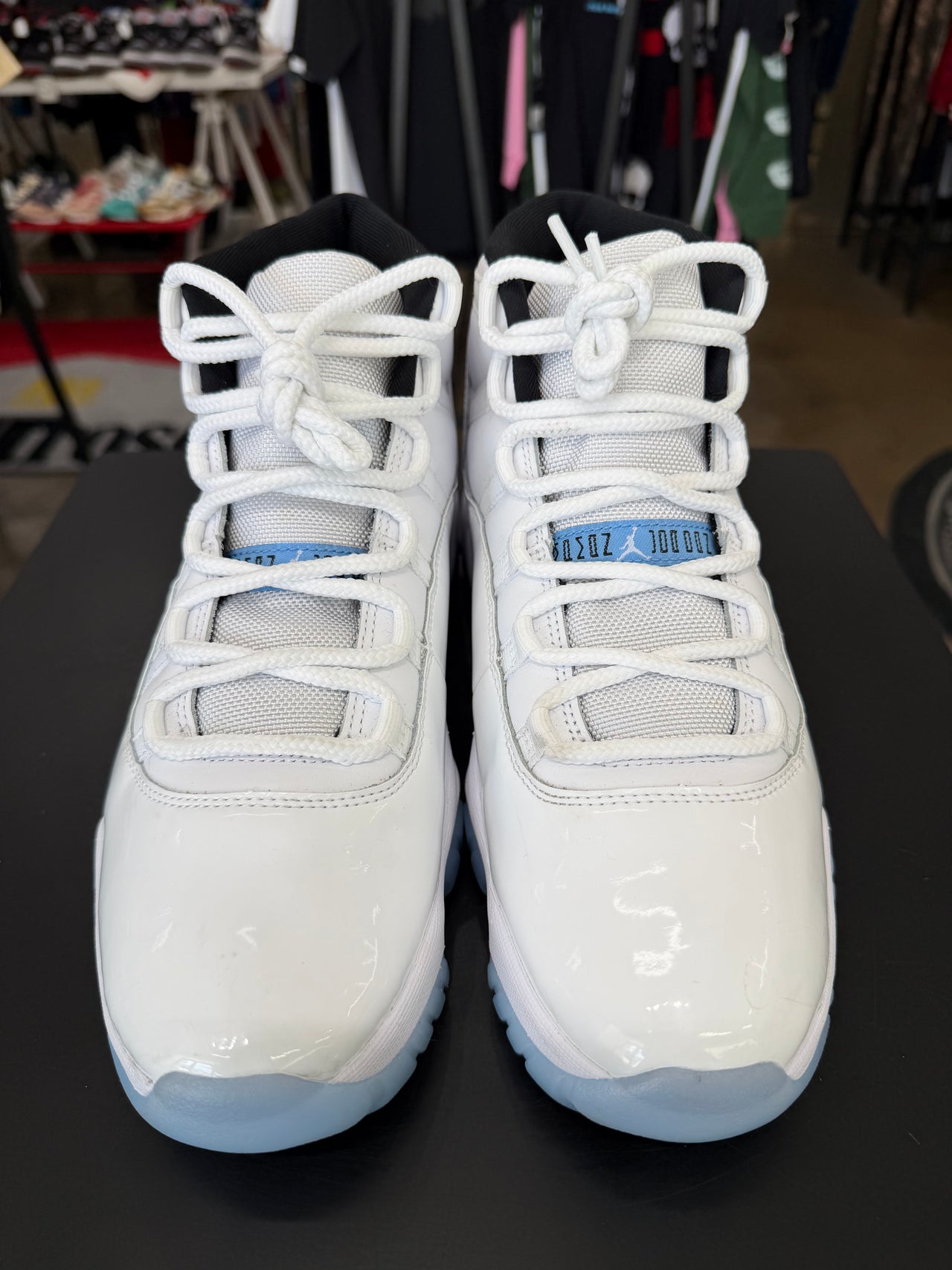 Air Jordan 11 Legend Blue (2024)