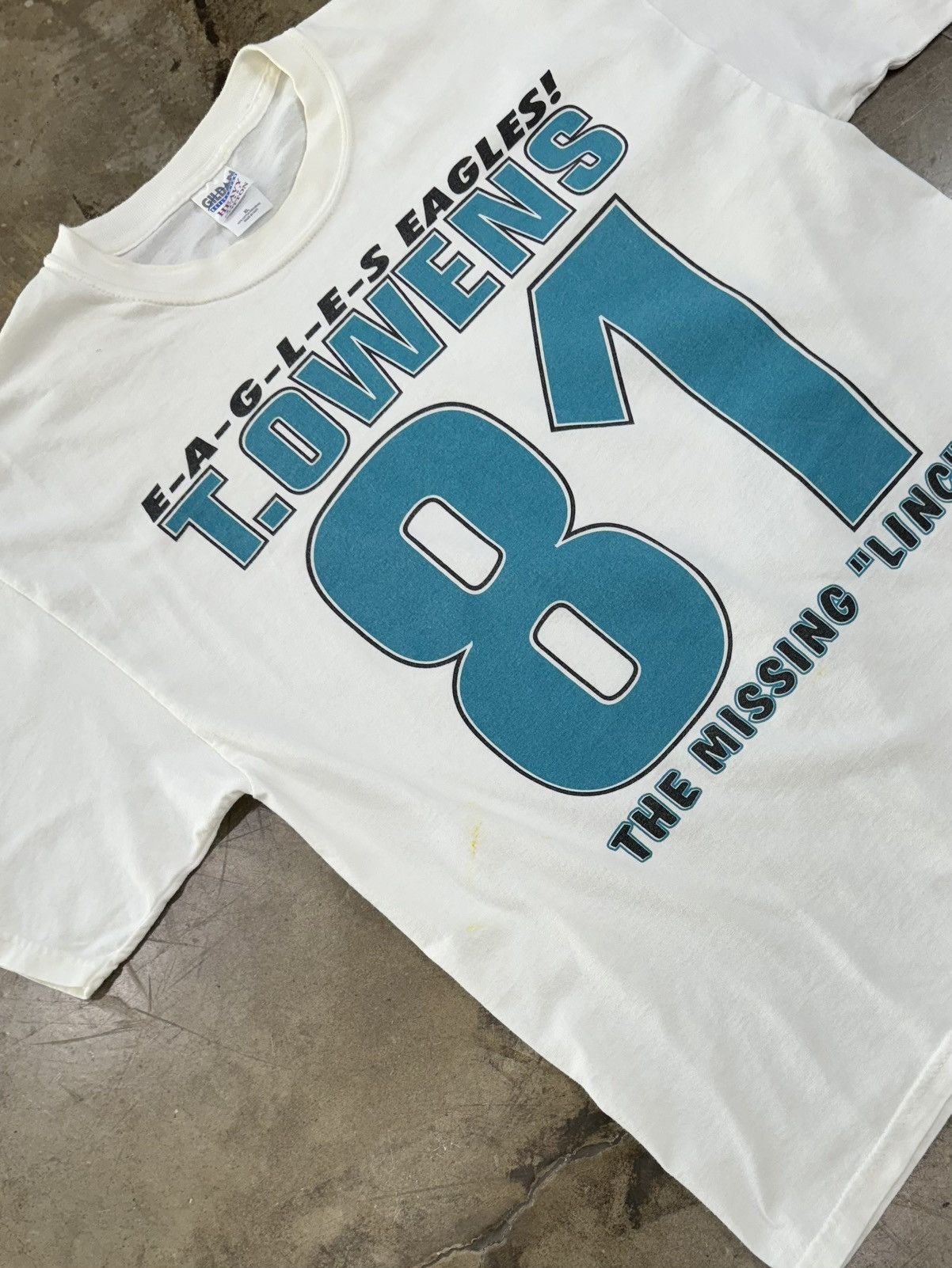 81 Eagles T. Owens Football Tee