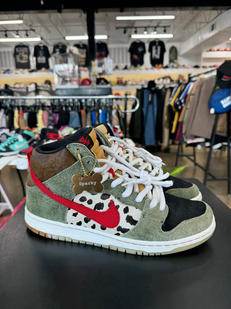 Nike SB Dunk High Dog Walker