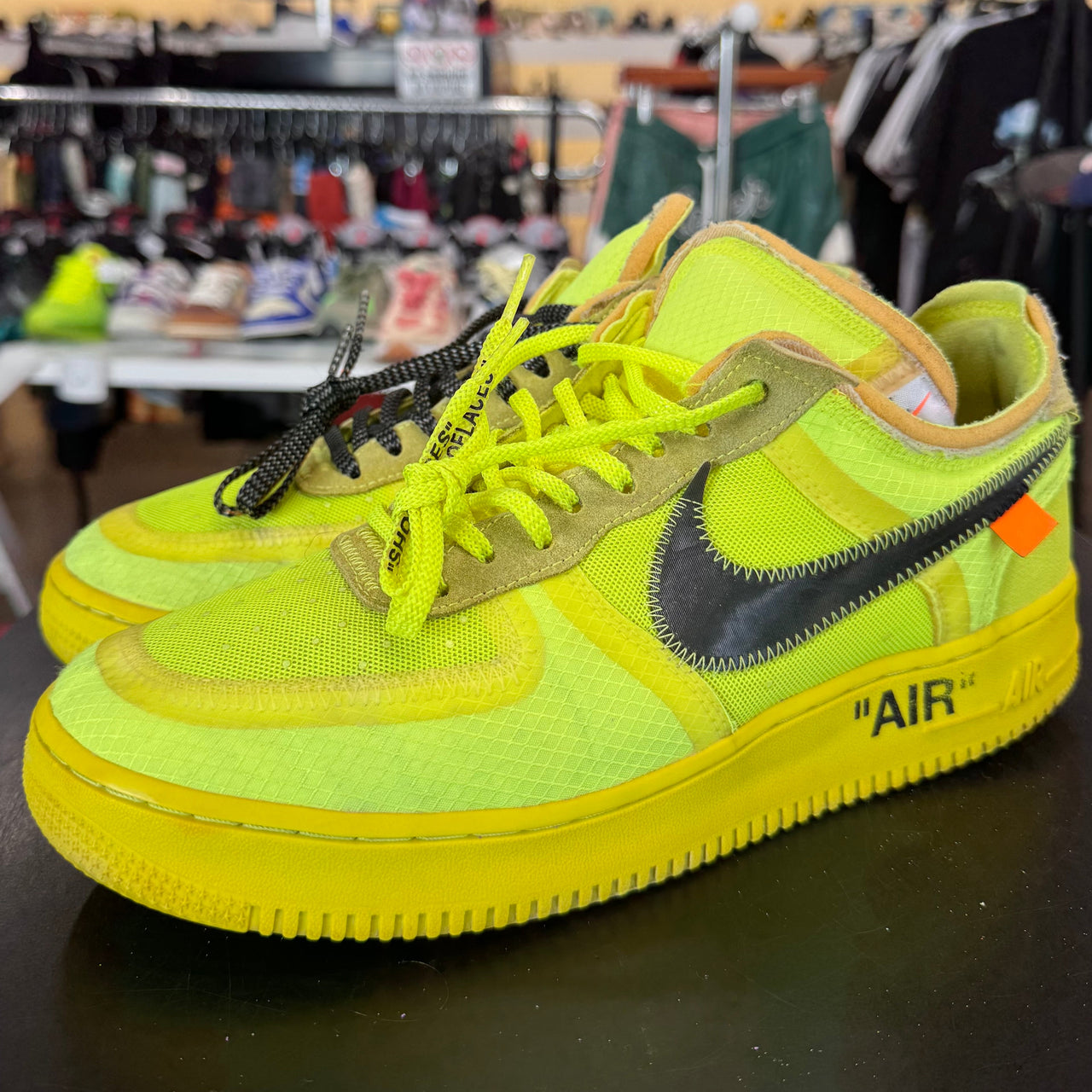 Air Force 1 x Off White Volt (2018)