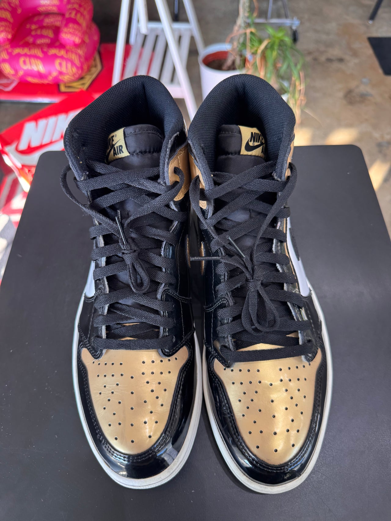 Air Jordan 1 Patent Gold Toe (2018)