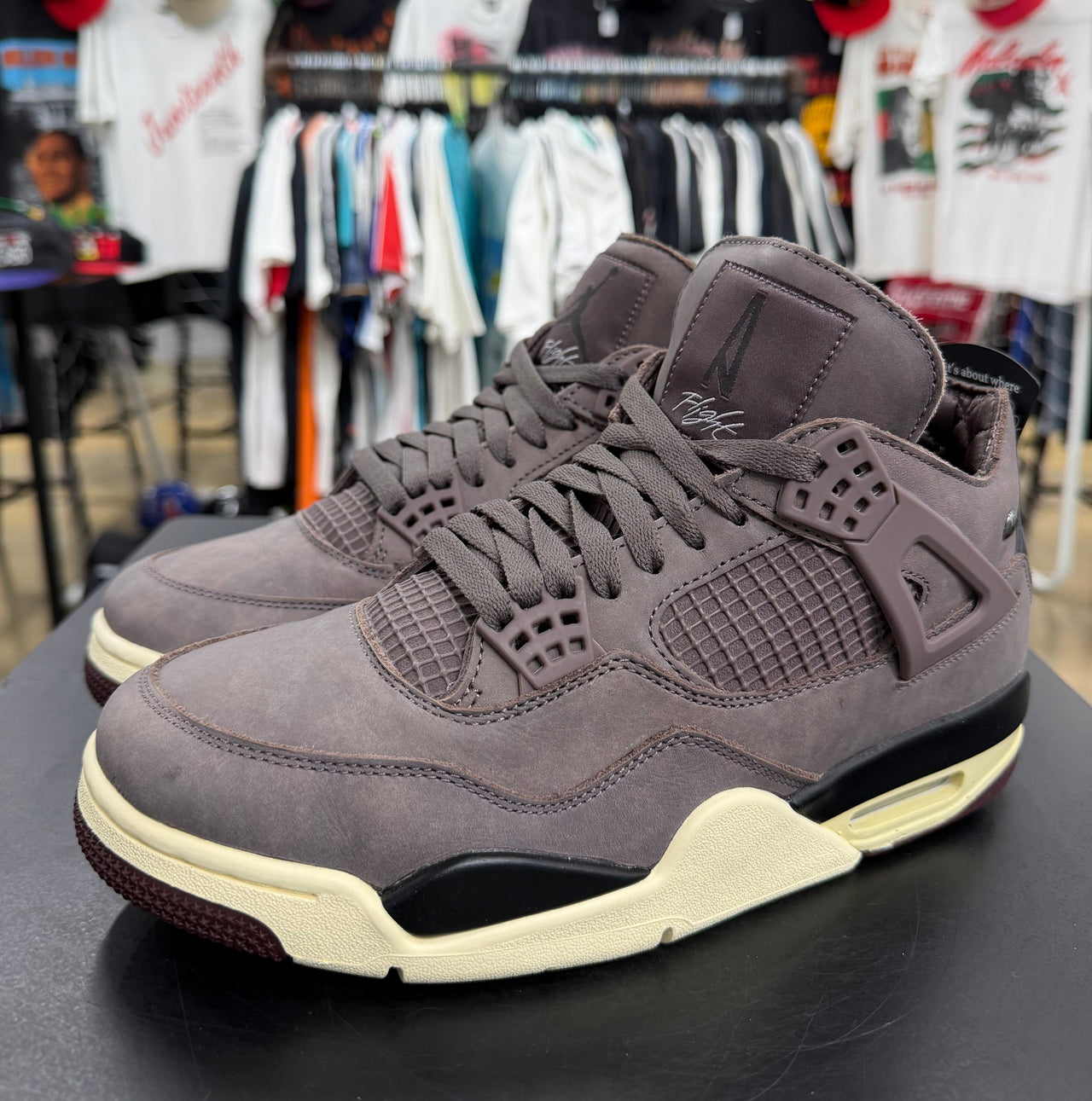 Air Jordan 4 A Ma Maniere Violet Ore (2022)