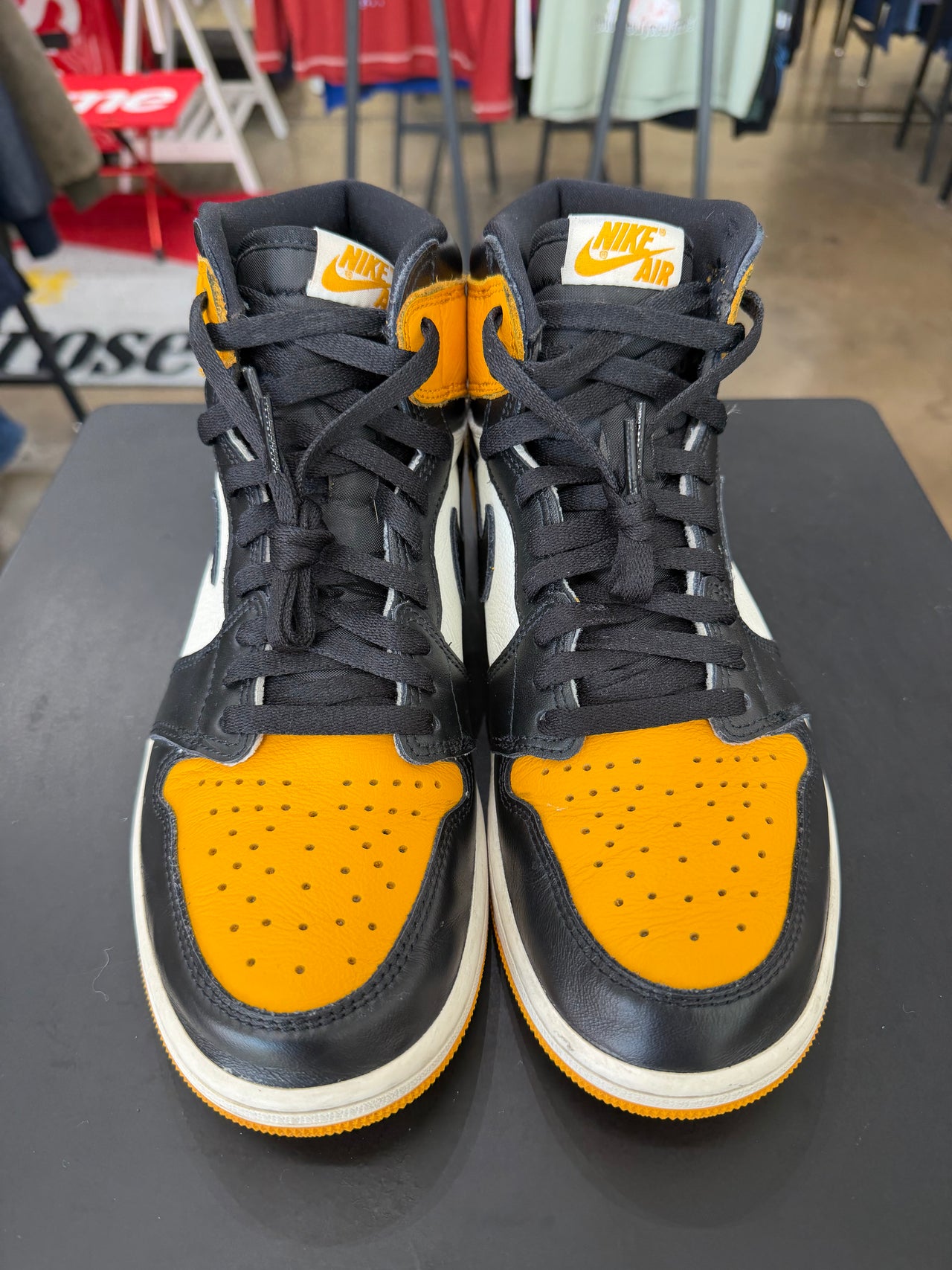 Air Jordan 1 Retro High OG Taxi (2022)