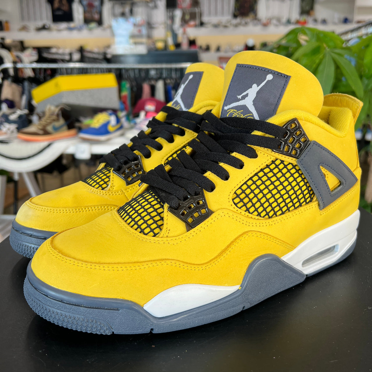 Air Jordan 4 Lightning (2021)