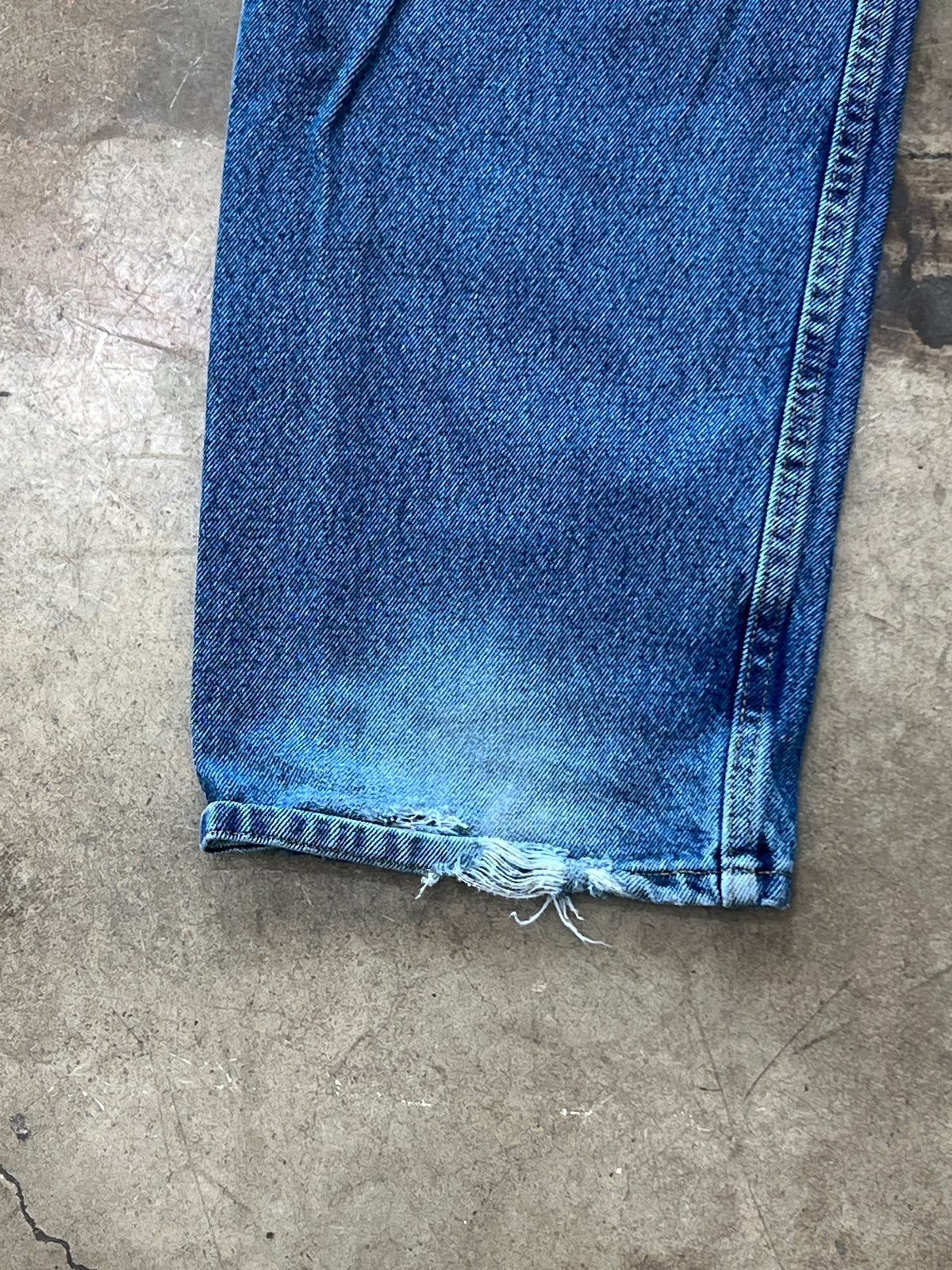 Wrangler Jeans Distressed Leg Opening