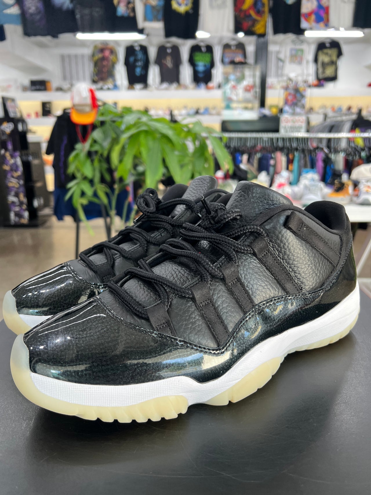 Air Jordan 11 Low 72-10 (2022)
