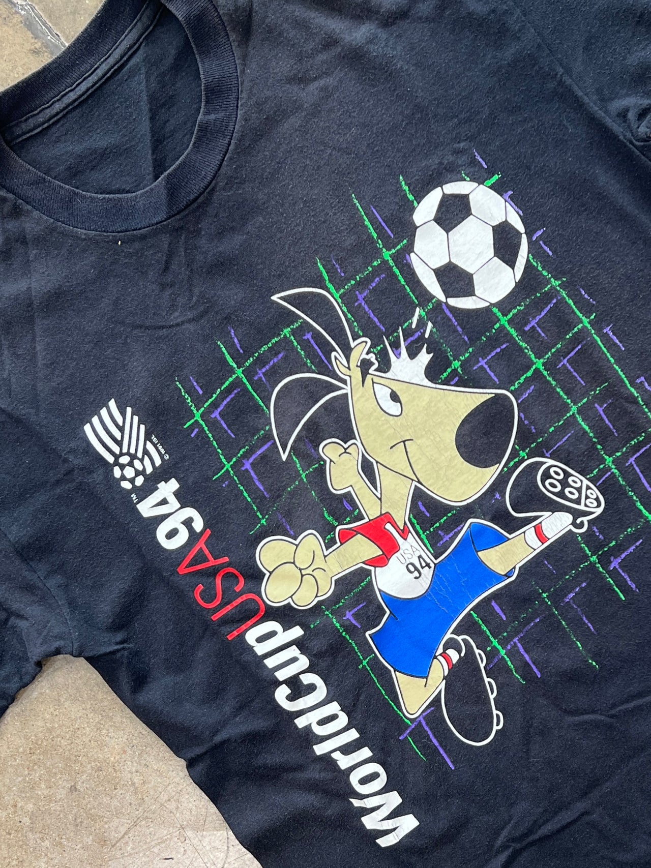 1994 World Cup USA Mascot Cartoon Striker Dog Soccer Tee