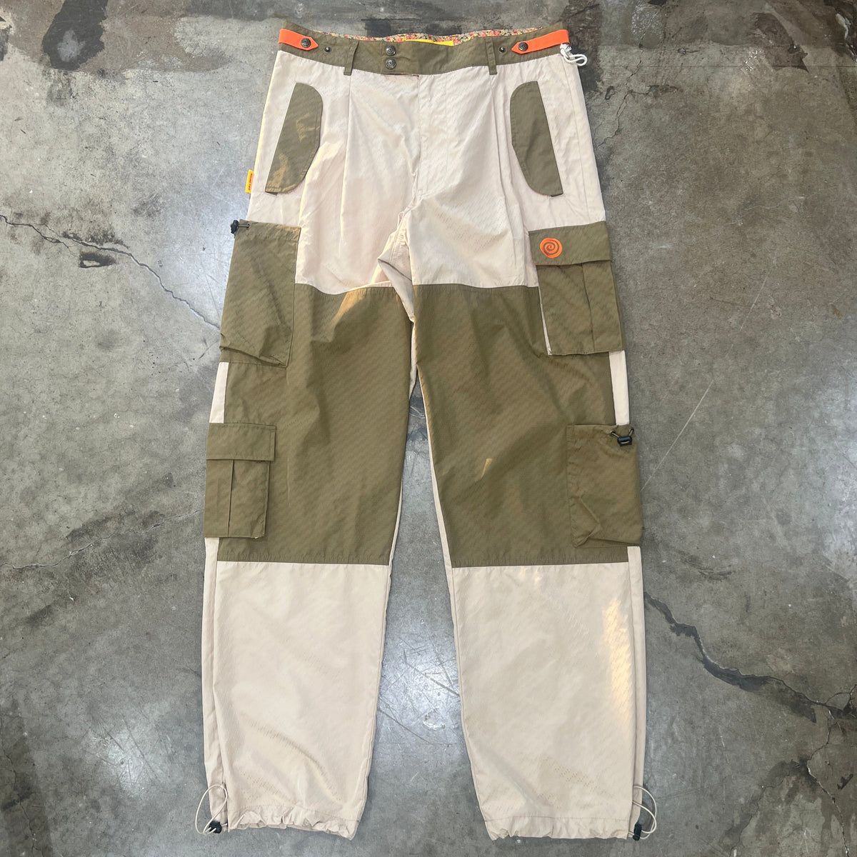 Round Two Tech Harvester Cargos Sz. 32