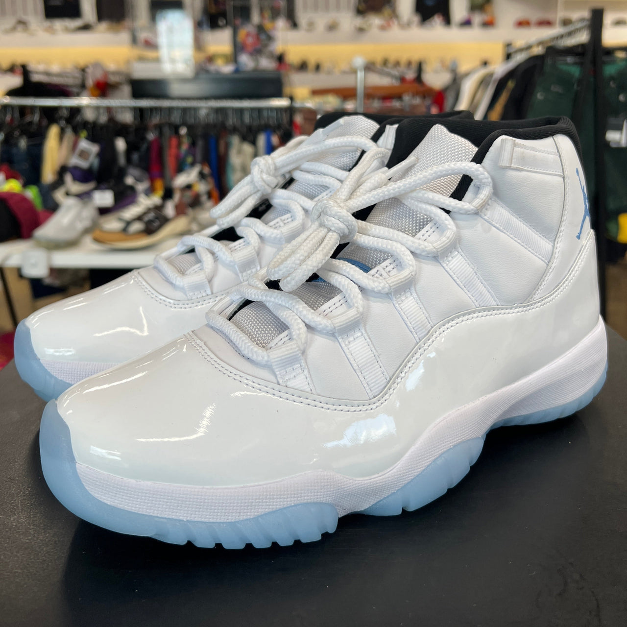 Air Jordan 11 Legend Blue (2024)