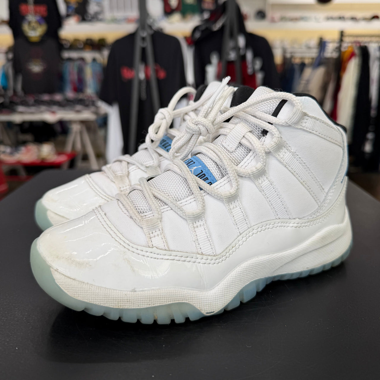 Air Jordan 11 Legend Blue (2024)