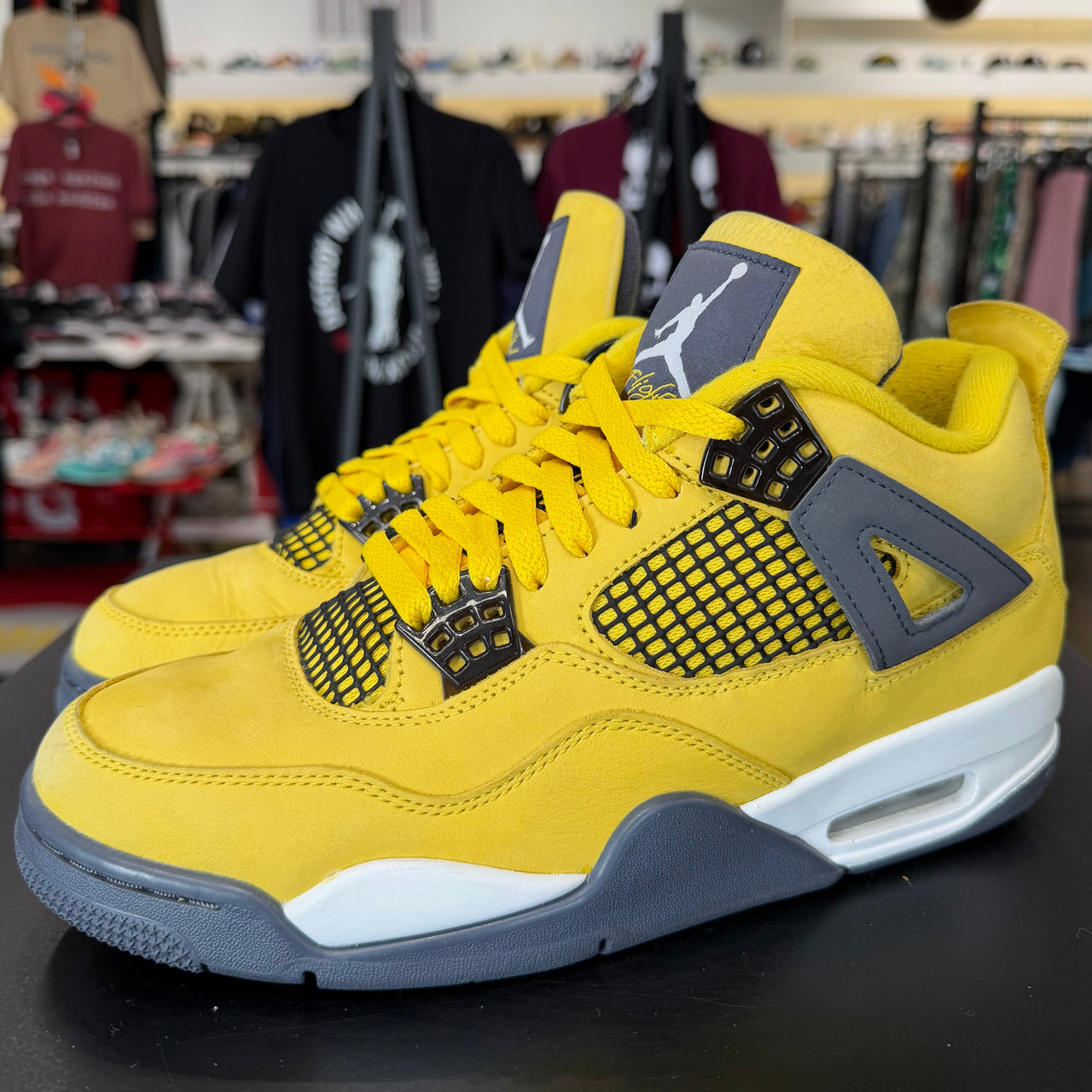 Air Jordan 4 Lightning (2021)