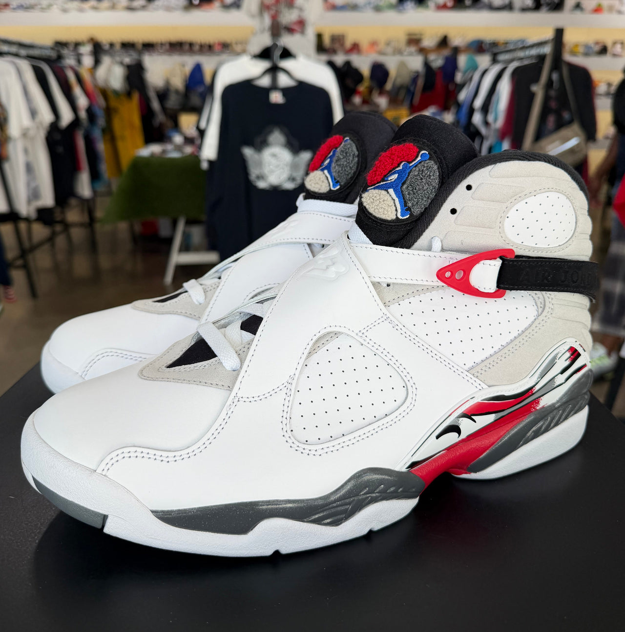 Air Jordan 8 Bug Bunny (2025)