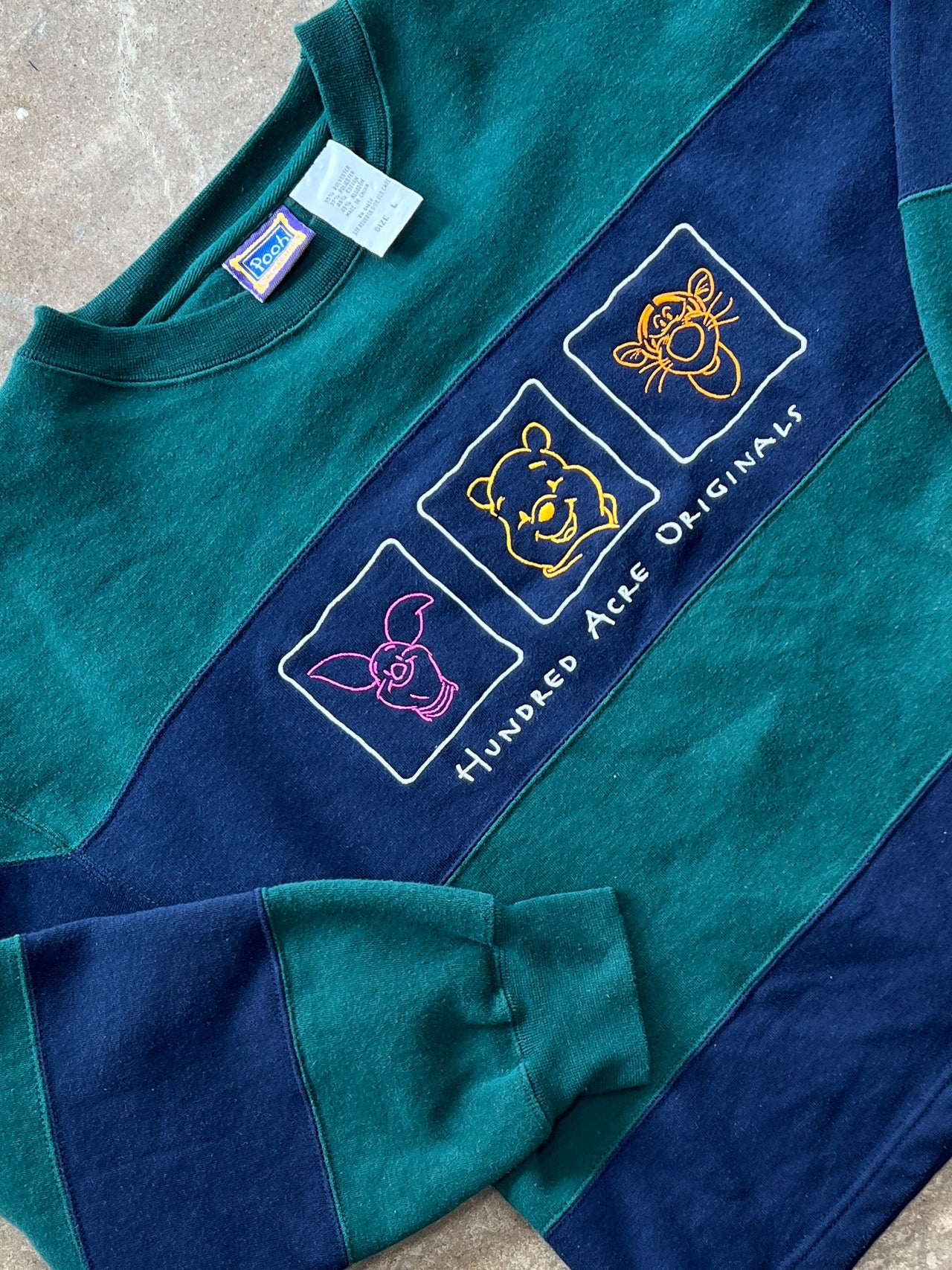 90s Disney Winnie the Pooh Tiger Piglet Hundred Arce Orginals Crewneck