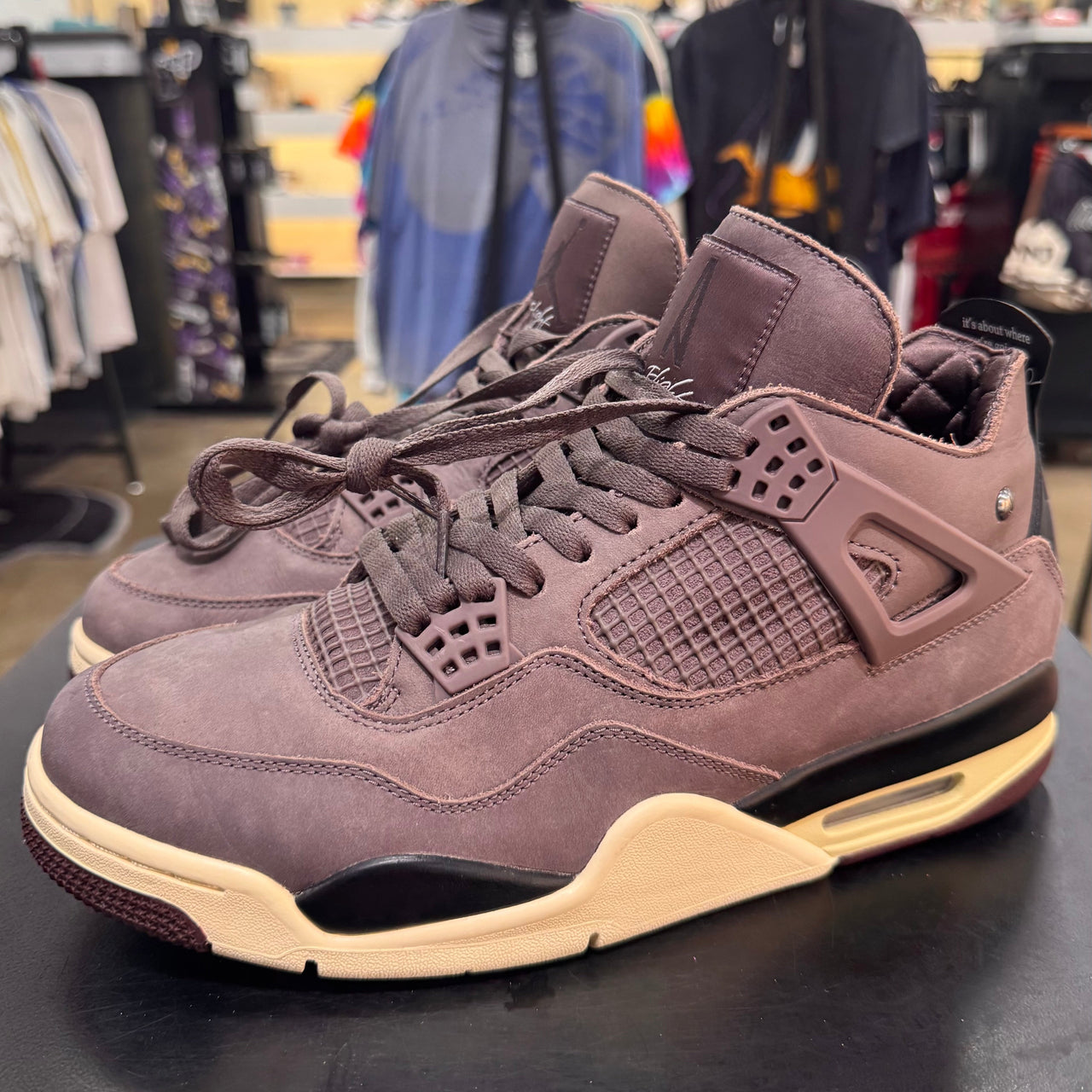 Air Jordan 4 A Ma Maniere Violet Ore (2022)