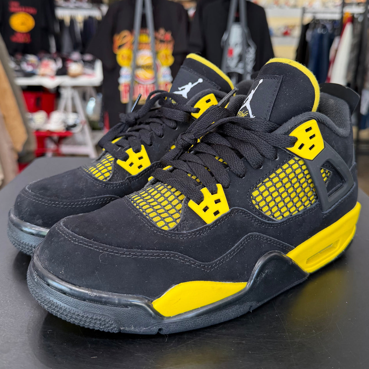 Air Jordan 4 Thunder (2023)