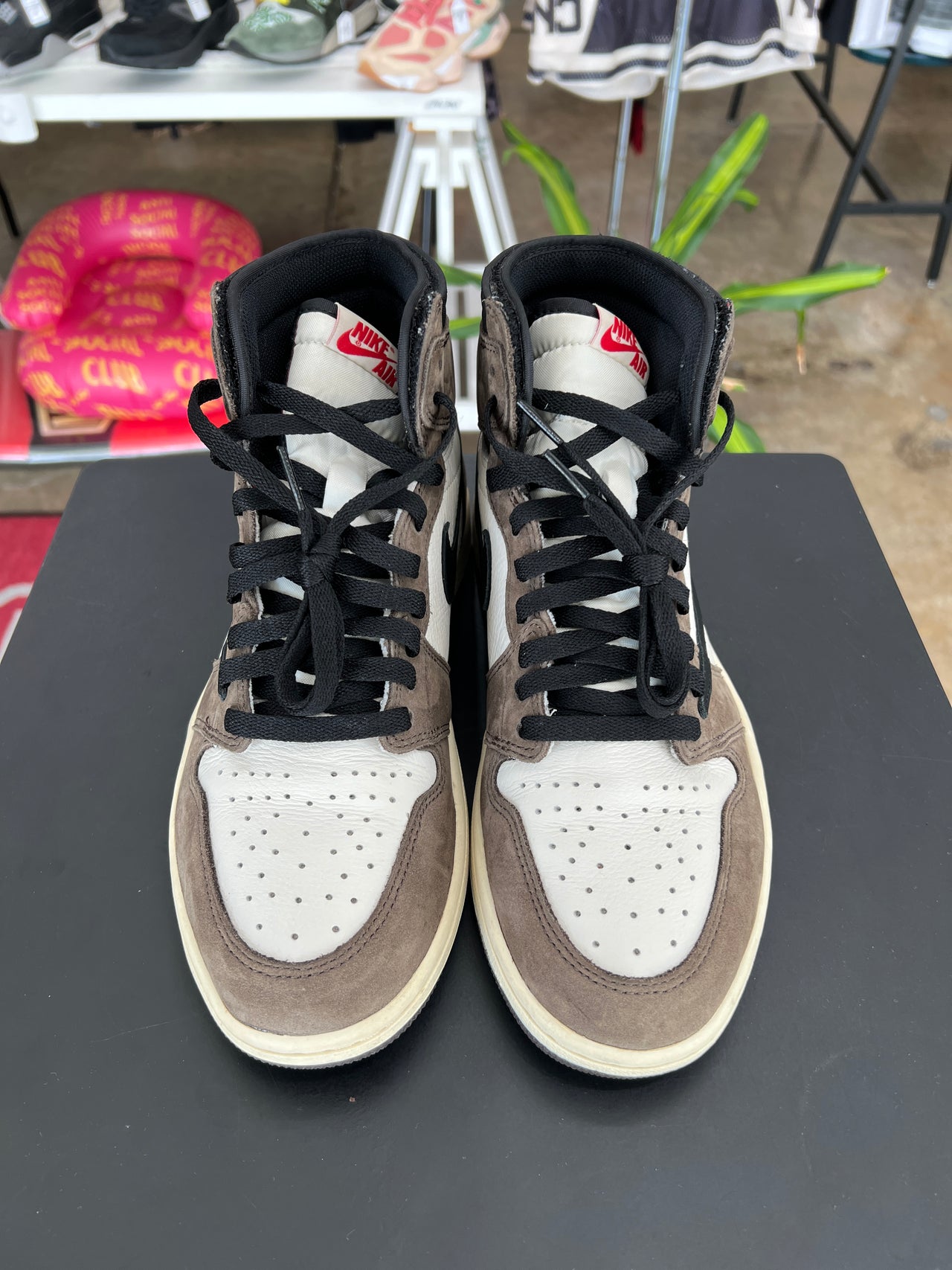 Travis Scott x Air Jordan 1 Mocha (2019)