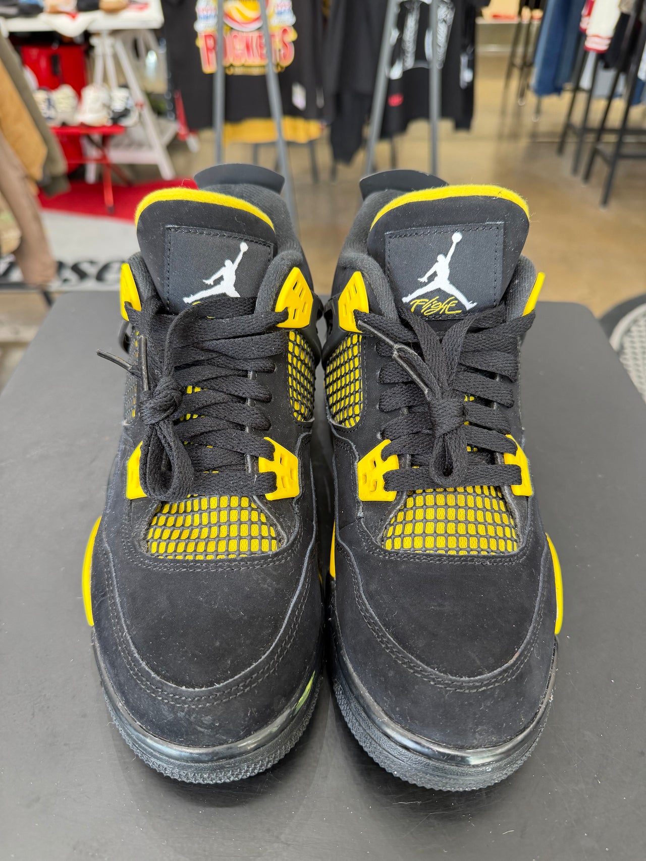 Air Jordan 4 Thunder (2023)