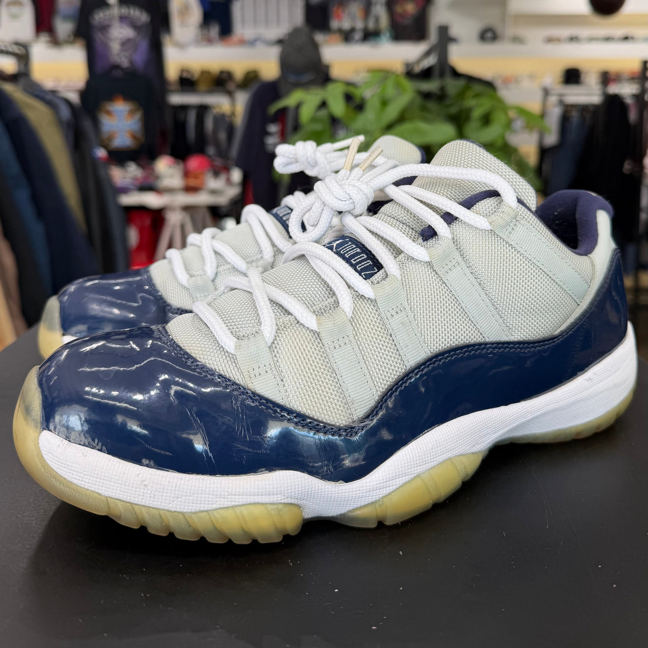 Air Jordan 11 Low Georgetown (2015)