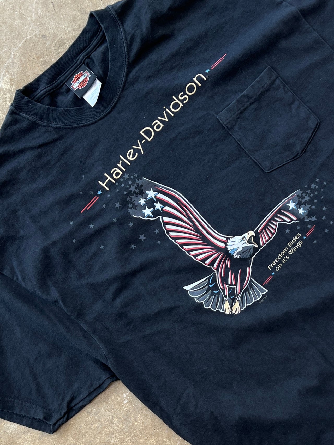 2001 Y2K Harley Davidson Patriotic Eagle Pocket Tee