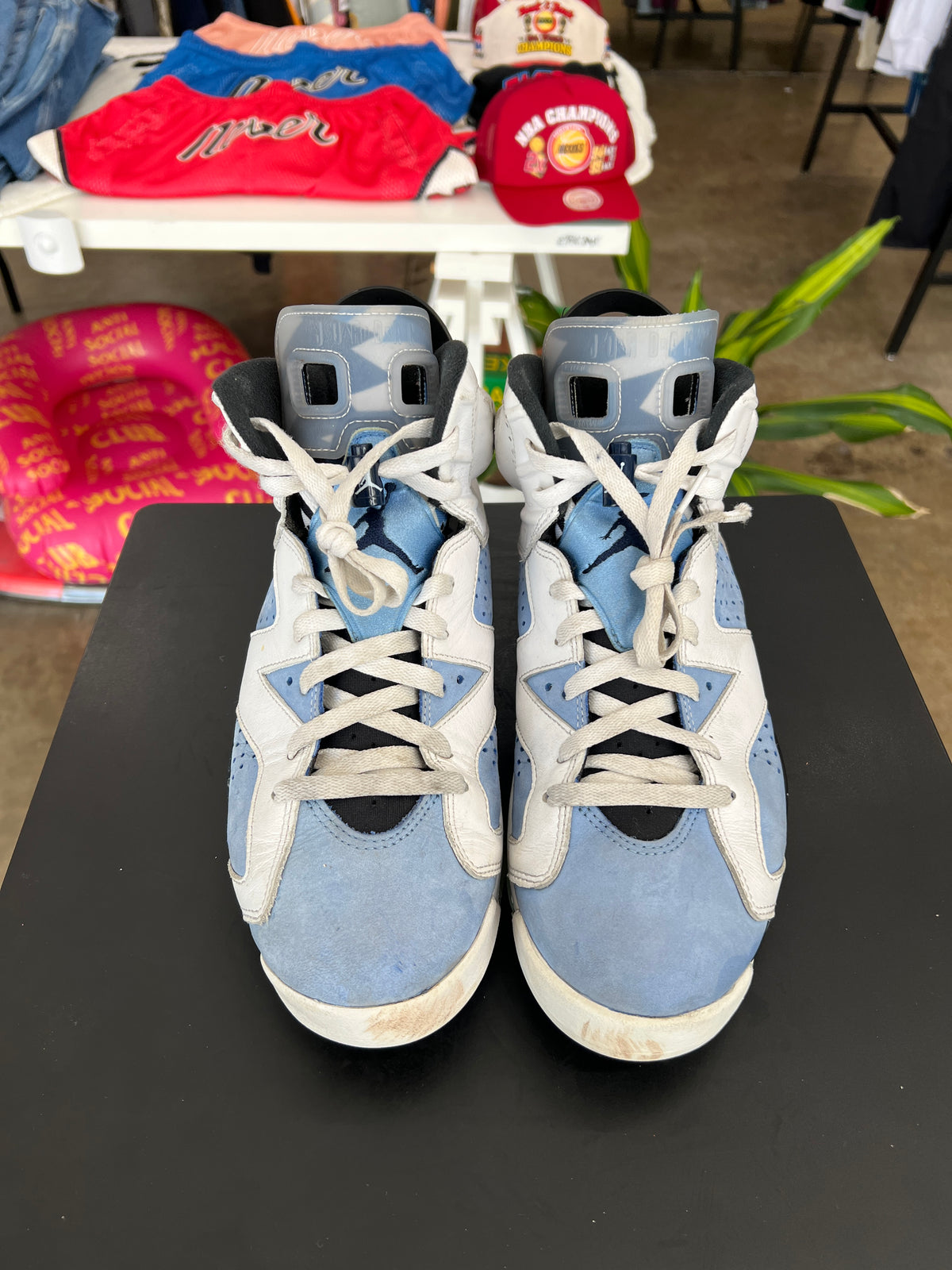 Air Jordan 6 UNC