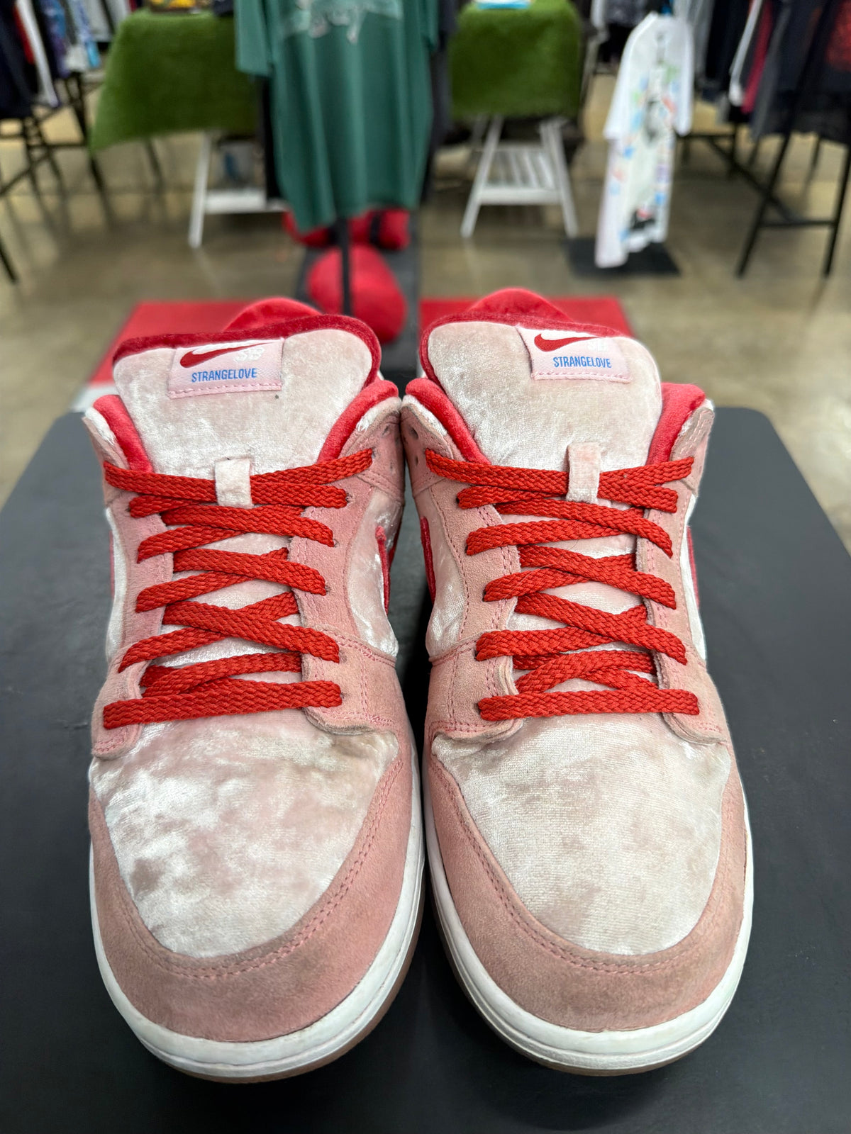 Nike SB Dunk Low StrangeLove Skateboard (2020)